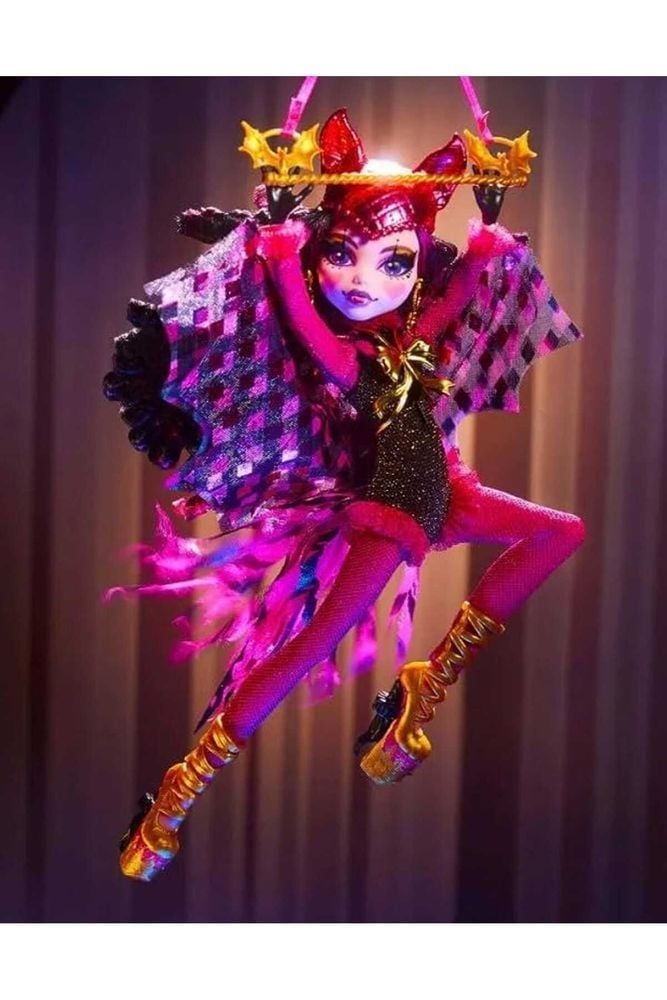 High Freak Du Chic Draculaura Figure