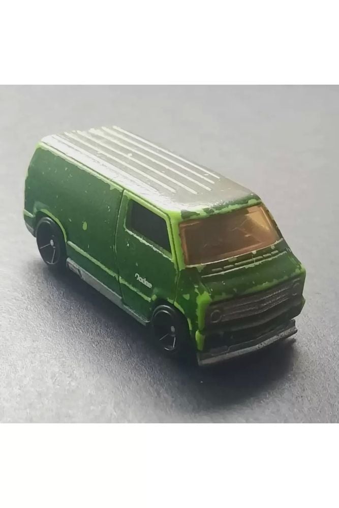 dodge van custom 2007 1/64 Ölçekdir.Koleksiyonluk