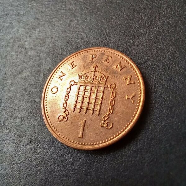 1986 Kraliçe one penny CA eski yabancı madeni para