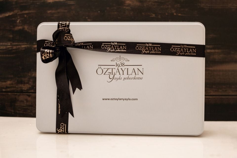 Özel Metal Kutu Kaymaklı Lokum 1kg