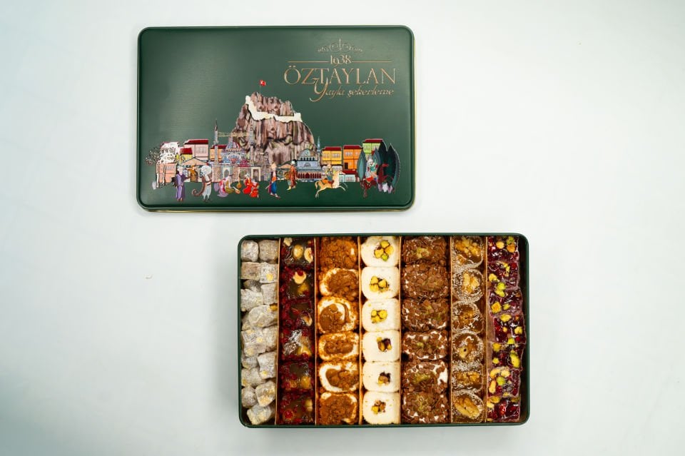 11 Ayın Sultanı Ramzana Özel Tasarım Kutu (1300 GR) 1 Adet