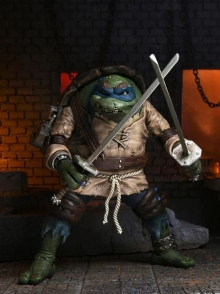 Universal Monsters x TMNT: Ultimate Leonardo as The Hunchback Aksiyon Figürü