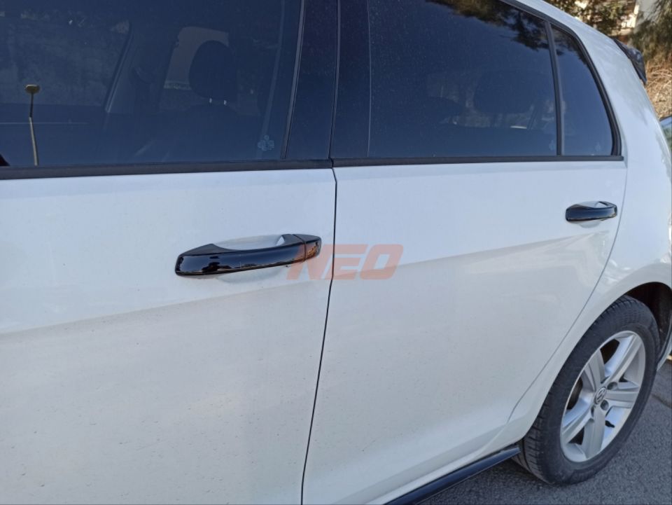 GOLF 7  IÇIN UYUMLU KAPI DIS KOL KAPLAMA PIANO BLACK