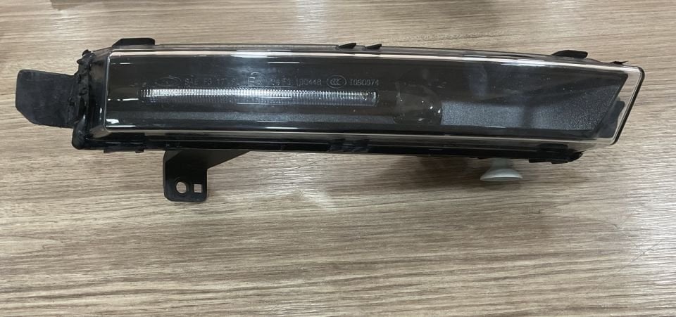 K8D2-15200 RANG ROVER DISCOVERY L550 SAĞ SİS FARI ÇIKMA  ORJİNAL