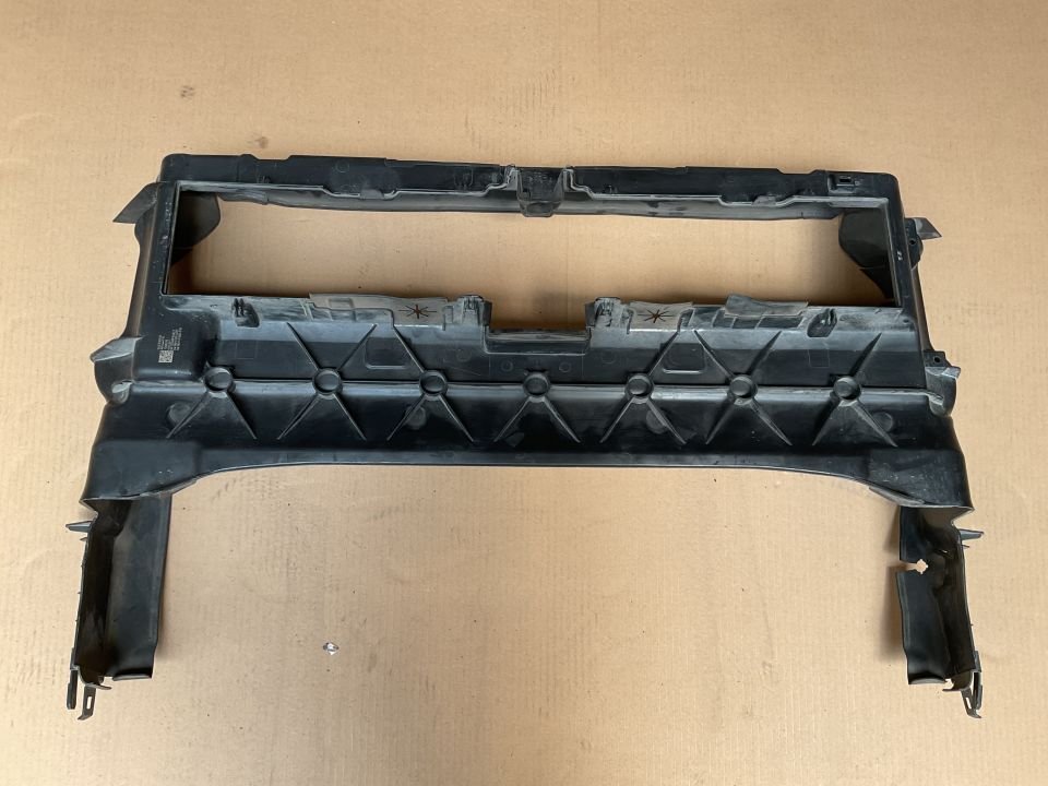 51747459747 7459747  BMW F40 ÖN PANEL ALT HAVA KANALI ÇIKMA ORJİNAL