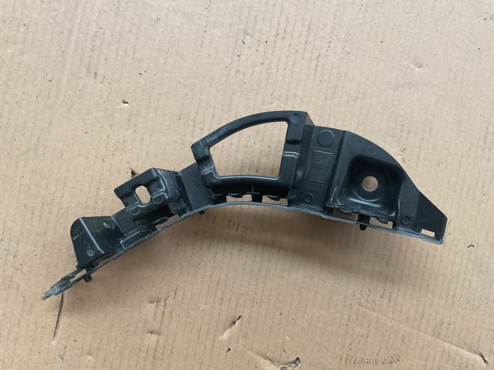 A9108850400 MERCEDES W910 W907 SPRİNTER SOL ÖN TAMPON BRAKETİ ÇIKMA ORJİNAL