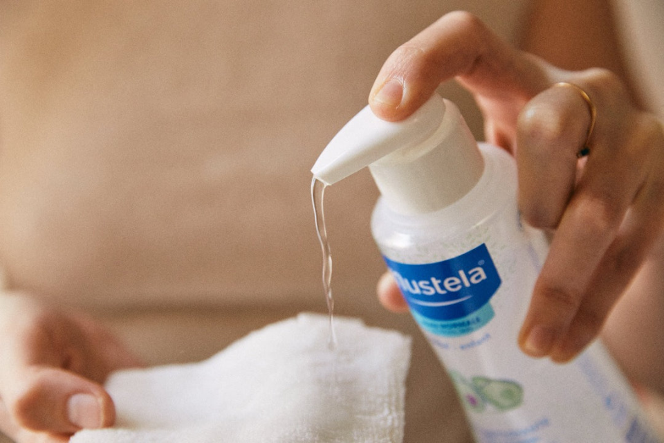 Mustela Durulama Gerektirmeyen Temizleme Sıvısı 300 ml - (SKT: 09/2027)