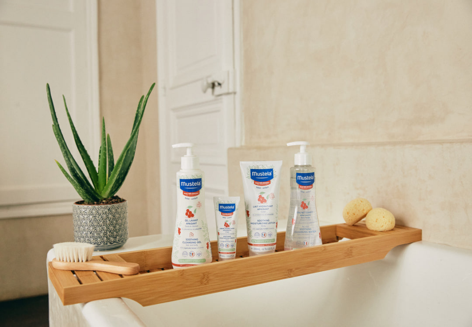 Mustela Soothing Cleansing Gel Çok Hassas Ciltler İçin Rahatlatıcı Şampuan 300 ml - (SKT: 01/2028)