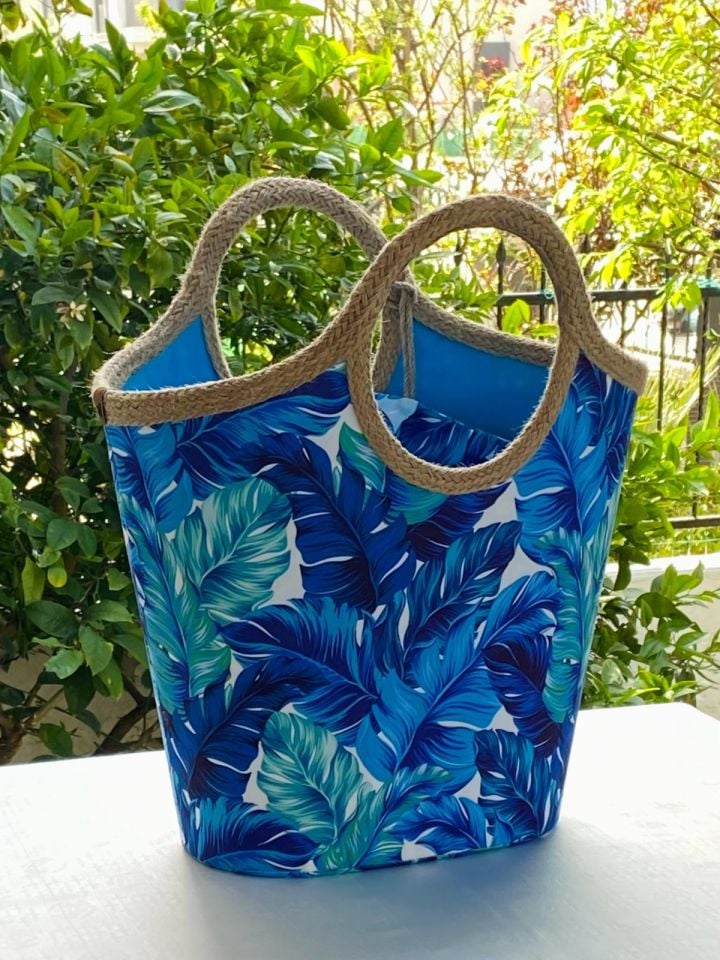 ANVY BLUE LEAF PATTERNED BEACH BAG