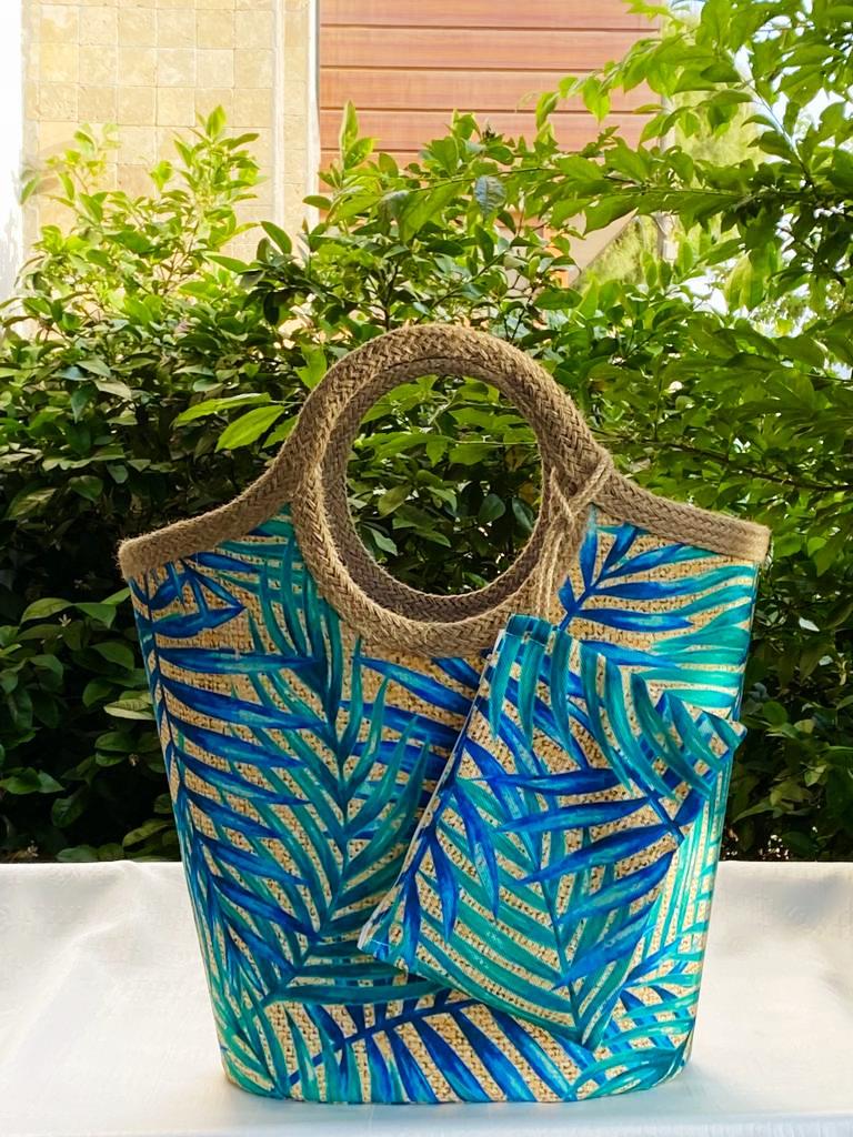 BLUE STRAW LEAF PATTERNED BEACH BAG