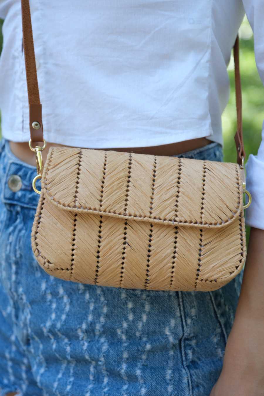 CREAM CANVAS STRAPPY BAG