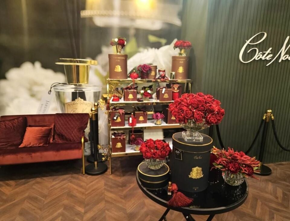 COTENOIRE LUXURY CENTERPIECE 37 GÜLLÜ KOKU BORDO