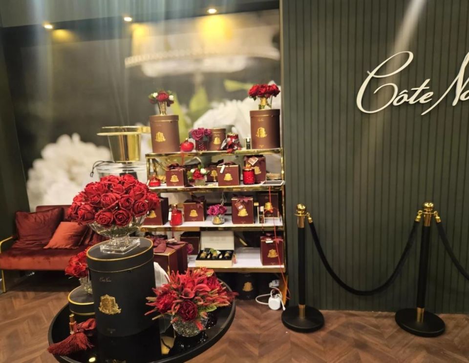 COTENOIRE LUXURY CENTERPIECE 37 GÜLLÜ KOKU BORDO