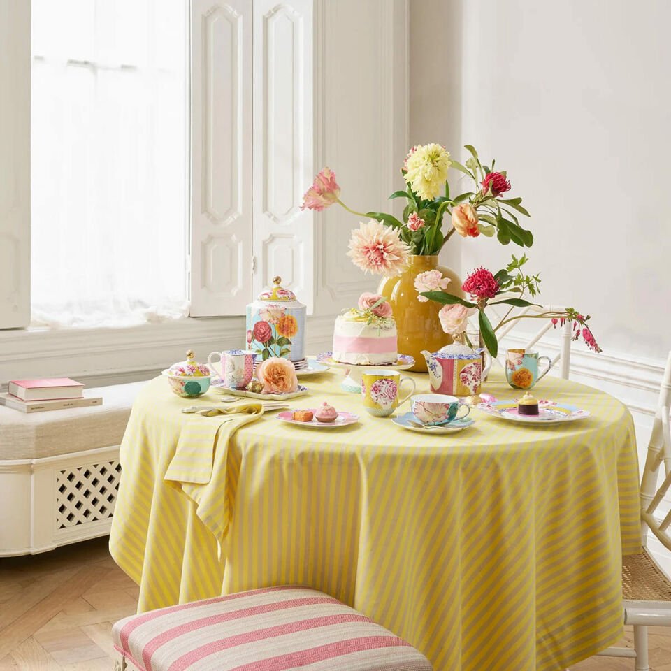 Royal Pembe Kahve Fincanı