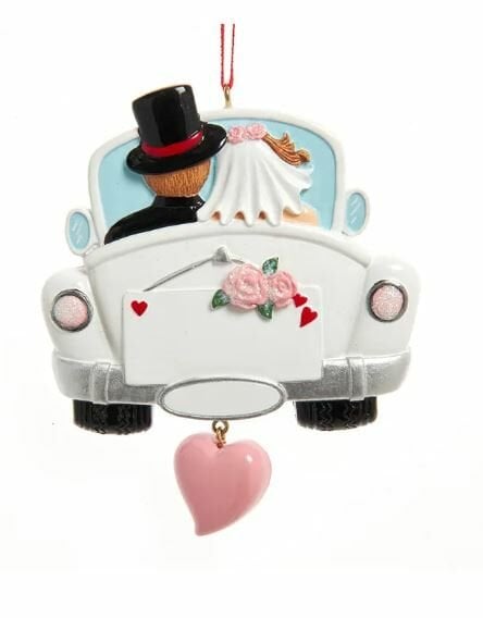 3.75''RESIN WEDDING COUPLE IN CAR OR