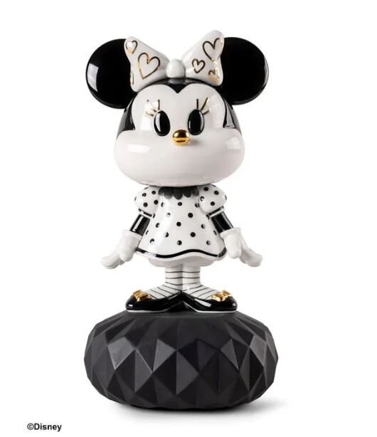 SİYAH BEYAZ MİNNİE HEYKELİ