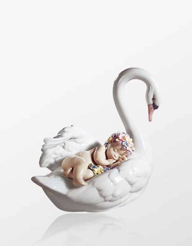 RÜYA ÜLKESİNDE SÜRÜKLENEN KUĞU HEYKELCİĞİ