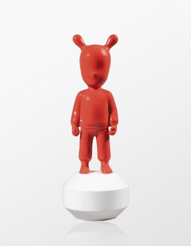 KIRMIZI MİSAFİR FİGÜRÜ (KÜÇÜK MODEL)