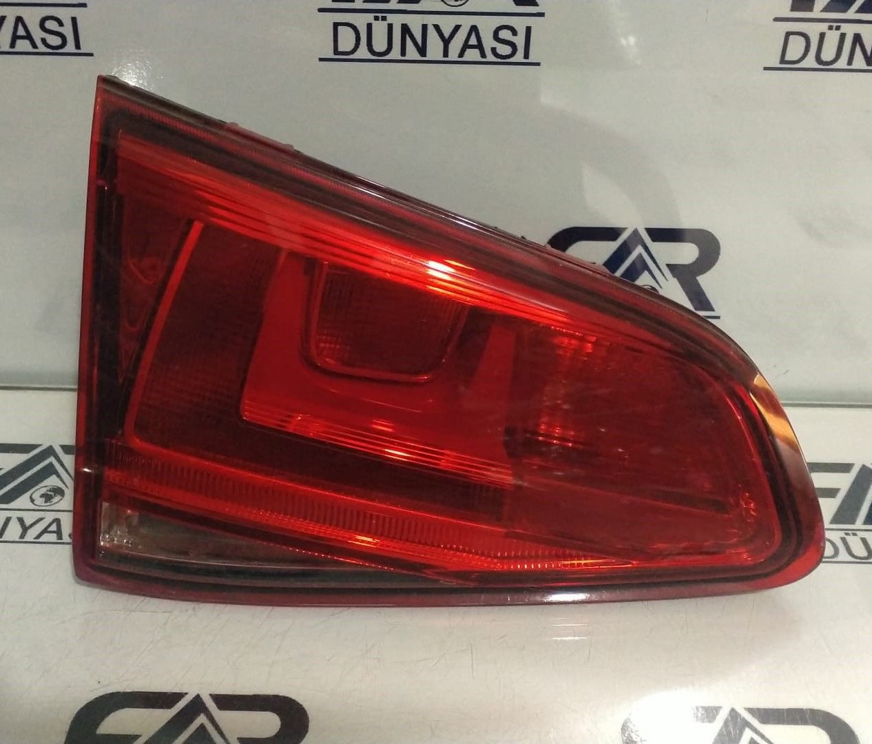 GOLF 13-16 SOL İÇ STOP LAMBASI 5G0945093 1B2