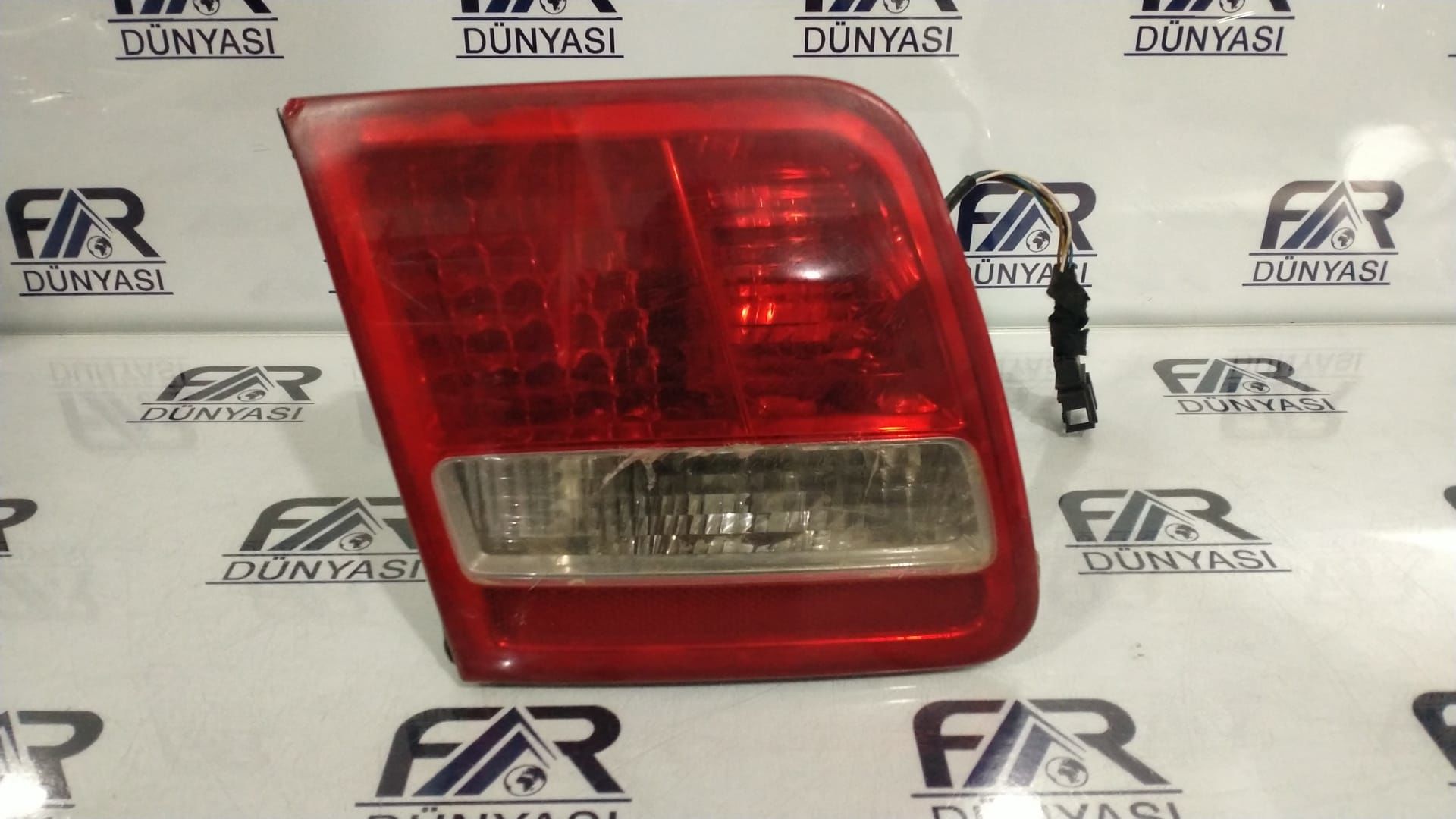 AUDI A8 02-07 ORJINAL ÇIKMA SOL İÇ STOP LAMBASI 4E945093C 3E6