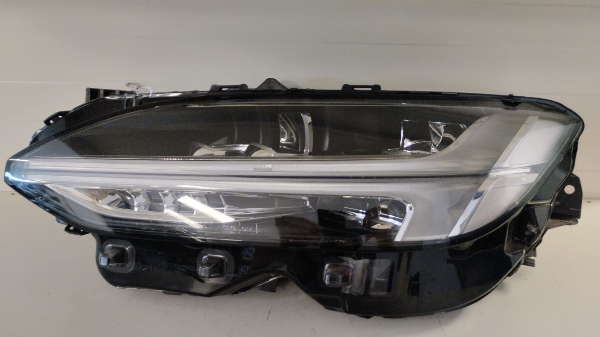 VOLVO S90 ORJINAL ÇIKMA SOL FAR 31655285