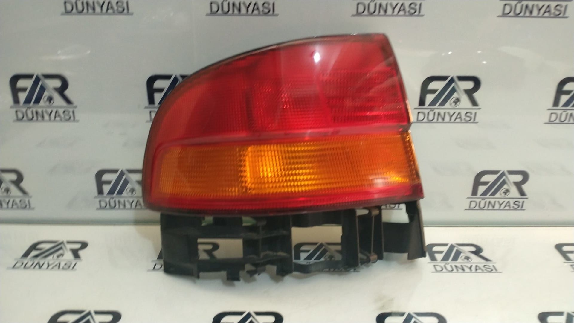 CARINA 96-99 ORJINAL  ÇIKMA SOL STOP LAMBASI 8155005030L 4B6