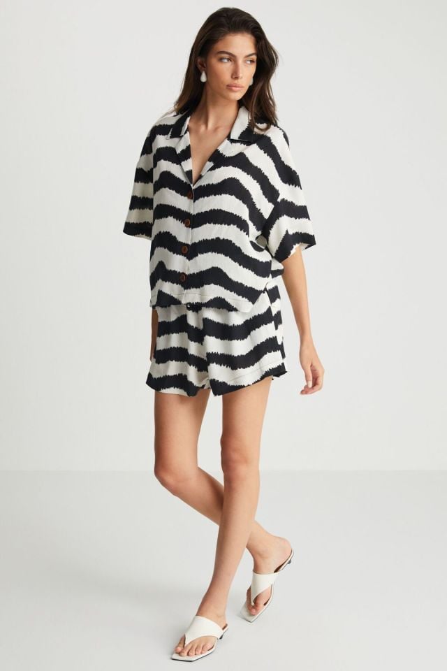 Zebra Desenli Şort