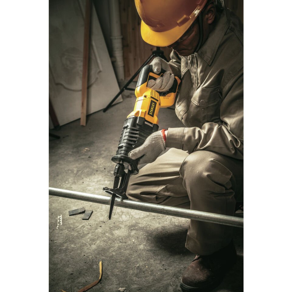 Stanley 900W Tilki Kuyruğu Testere SPT900