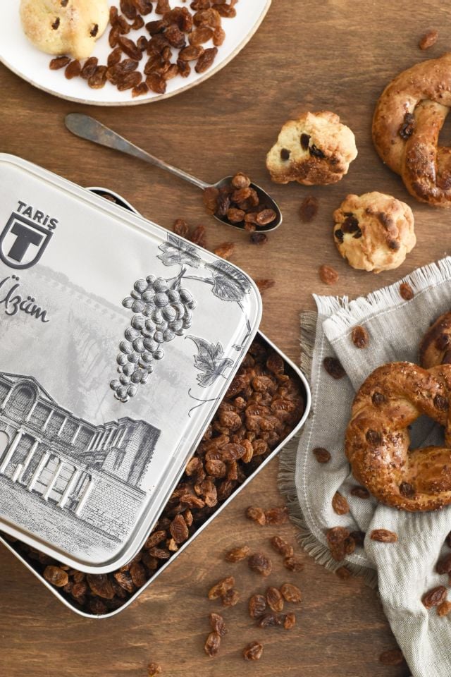 Sultaniye Çekirdeksiz Kuru Üzüm 1 Kg  Teneke Kutu