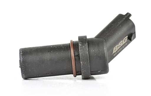 BSG 65-840-015 ASTRA G ASTRA H CORSA B CORSA C CORSA D X12XE Z12XE Z12XEP Z14XEP KRANK DEVİR SENSÖRÜ