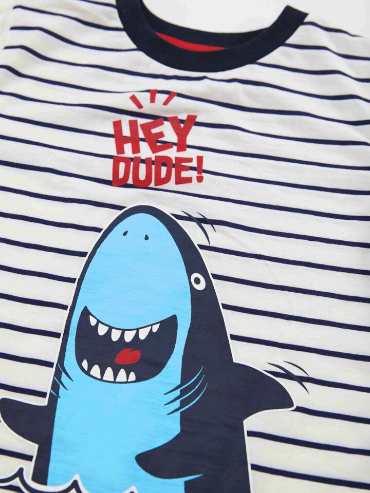 Dude Shark Erkek Çocuk T-shirt Şort Takım 4 Y - Lacivert, Beyaz