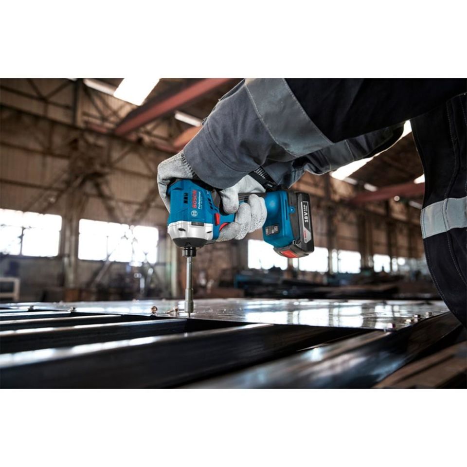 BOSCH GSB 18V-45 Akülü Matkap + GDR 18V-215 Akülü Vidalama Seti (2x4.0Ah) (0 615 A50 069)