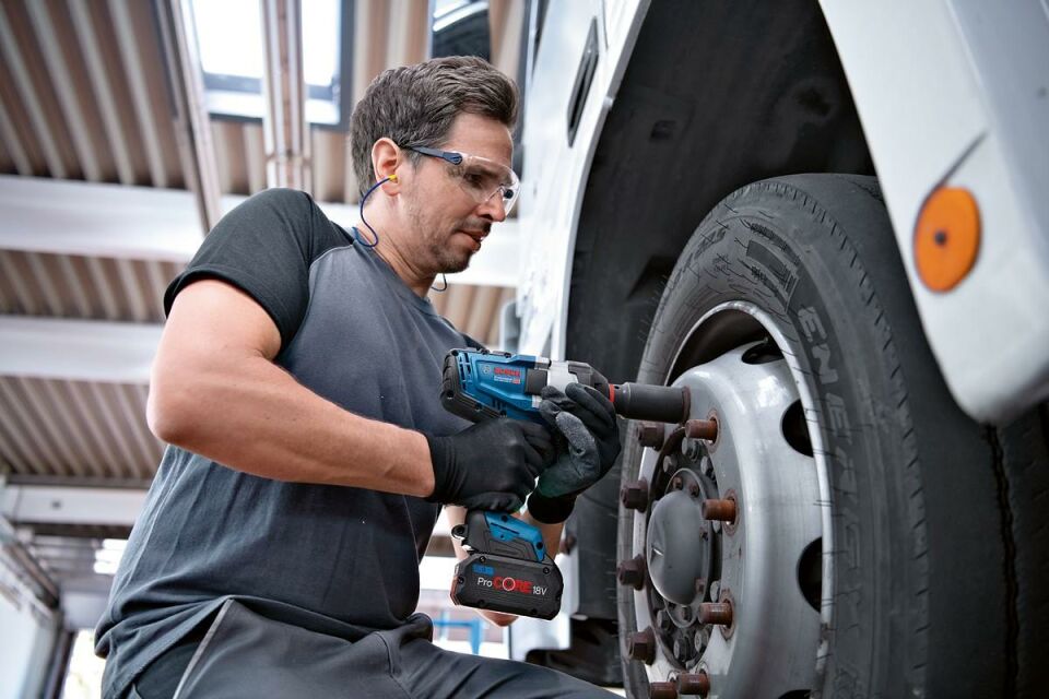BOSCH GDS 18V-1050 H Darbeli Somun Sıkma 2x5Ah