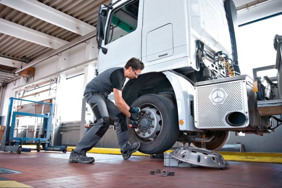 BOSCH GDS 18V-1000 Akülü Somun Sıkma (Akü Dahil Değildir.) (0 601 9J8 300)