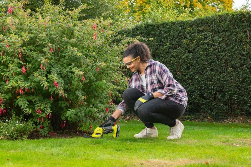 RYOBİ RY18GSA-120T 18V Akülü 2'si1 Arada Çit Kesme (5133005768)