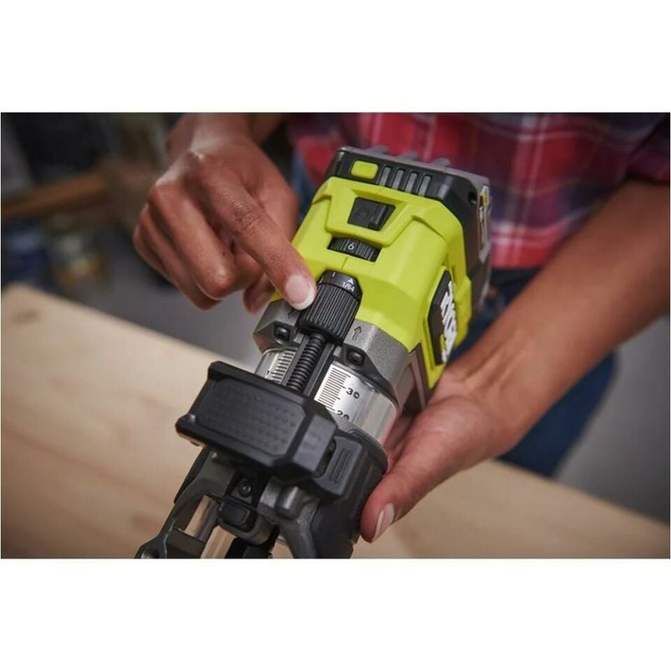 RYOBİ RTR18C-0 18V Kömürsüz Motor El Frezesi (Akü Dahil Değildir.) (5133006257)