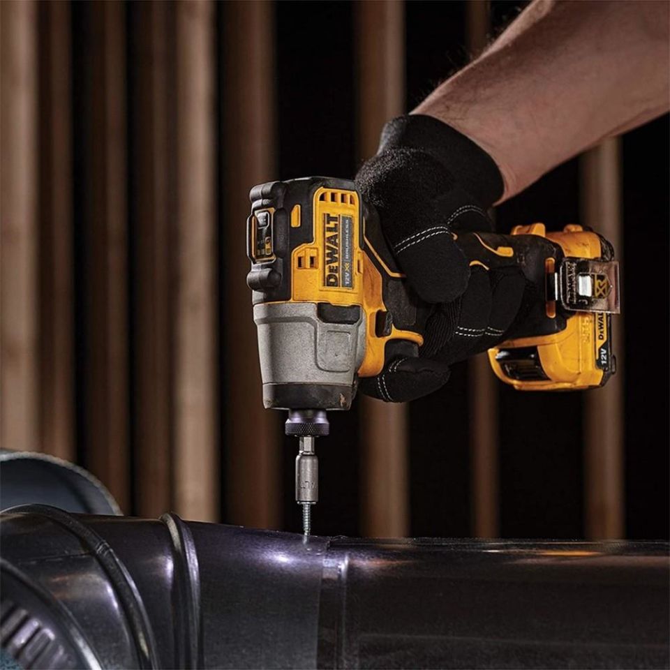 DEWALT DCF801D2-QW Çift Akülü Darbeli Vidalama (DCF801D2-QW)