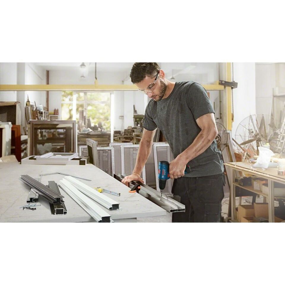 BOSCH GSR 120-Li + GLI 12V-300 Akülü Vidalama ve El Feneri (0 601 9G8 004)