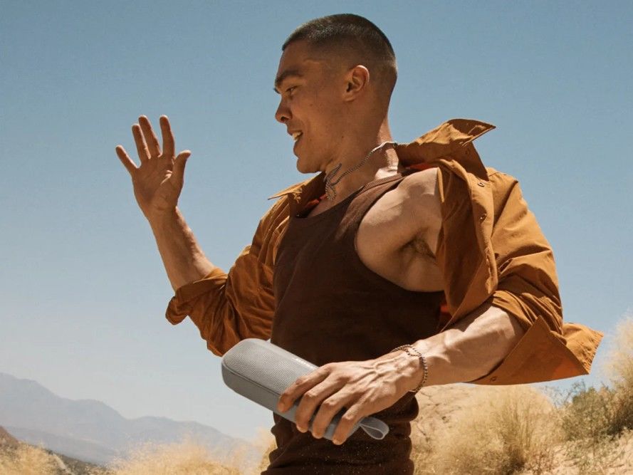 Bose SoundLink Flex 2nd Gen Taşınabilir Hoparlör (Bluetooth, Suya ve Toza Dayanıklı, 12 Saat Pil)