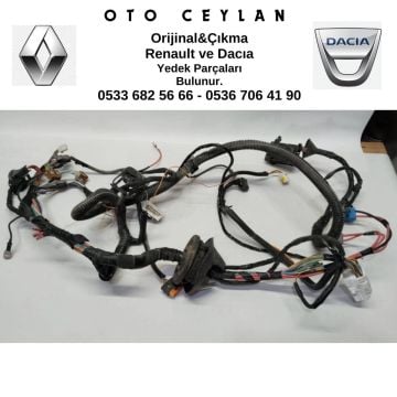 Clıo III 1.2 16v D4F Motor Göğüslük Ara Tesisatı Çıkma