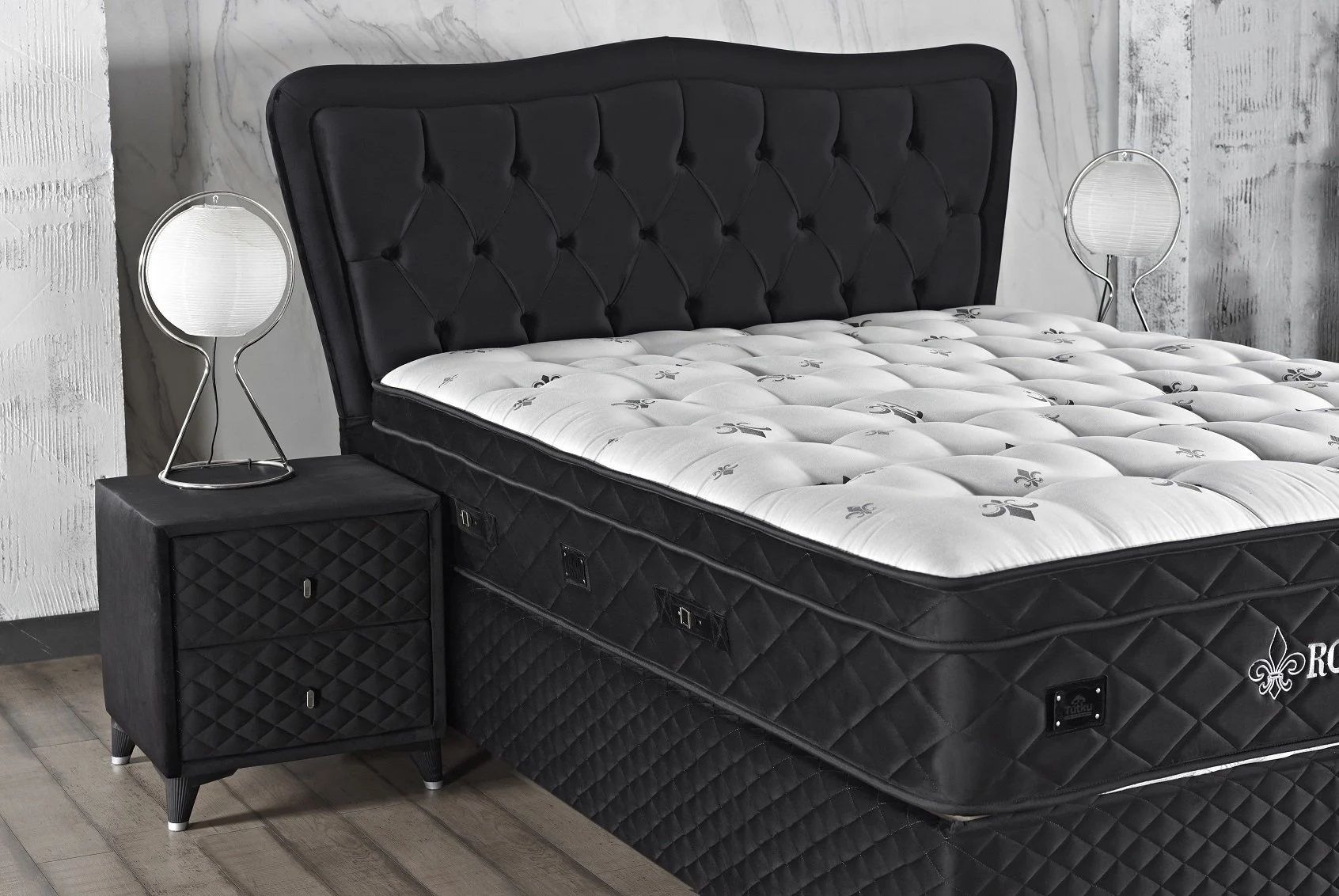 Royalty Comfort Komodin
