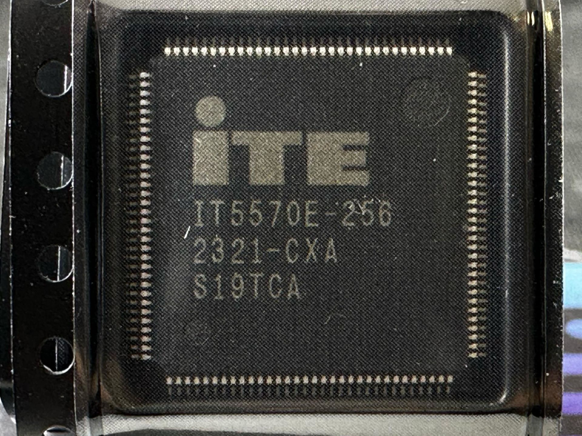 IT5570E 128 CXA IO CHIPSET SIFIR