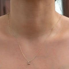 Altın Taşlı S Harfi Kolye