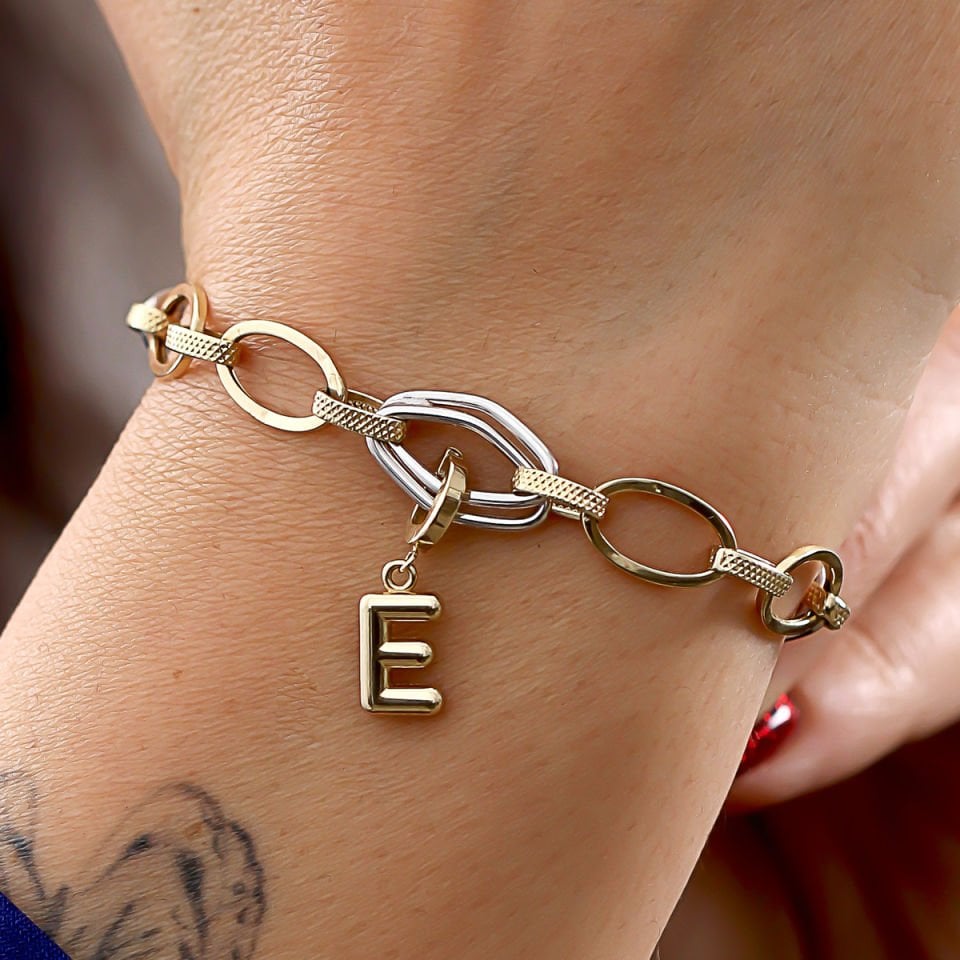 Altın E Harfi Charm