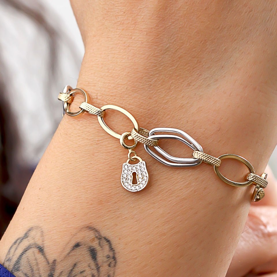 Altın Anahtar Figürlü Charm B924642