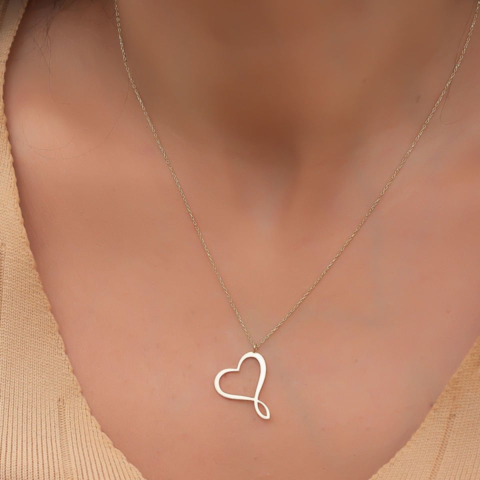 Altın Kalp Figürlü Kolye