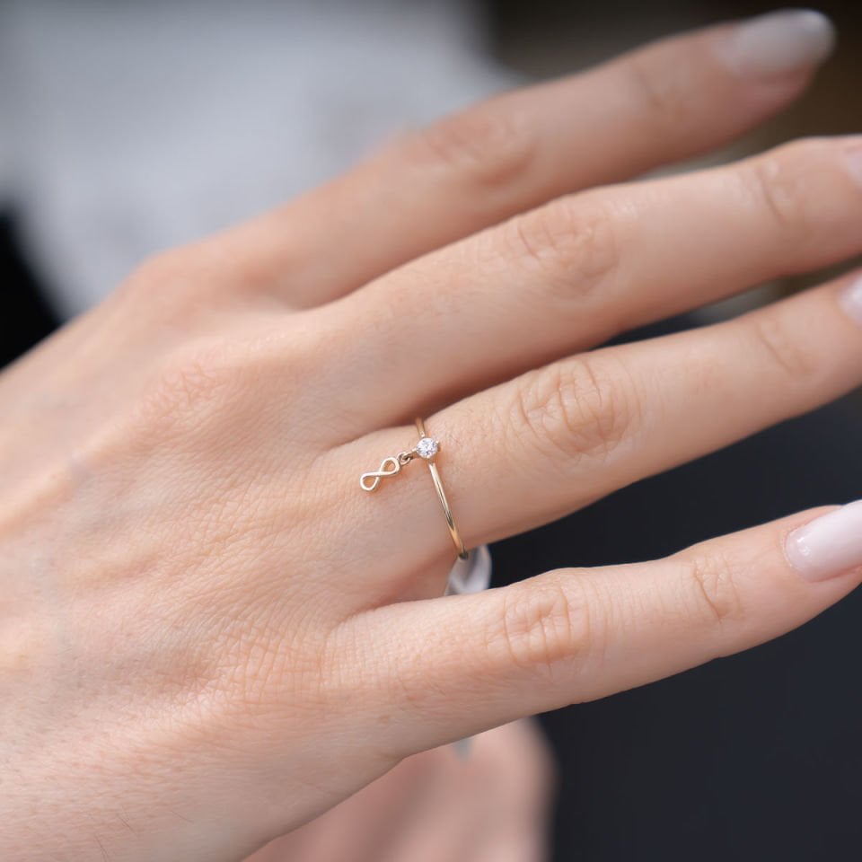 Altın Sonsuzluk figürlü Yüzük B926446