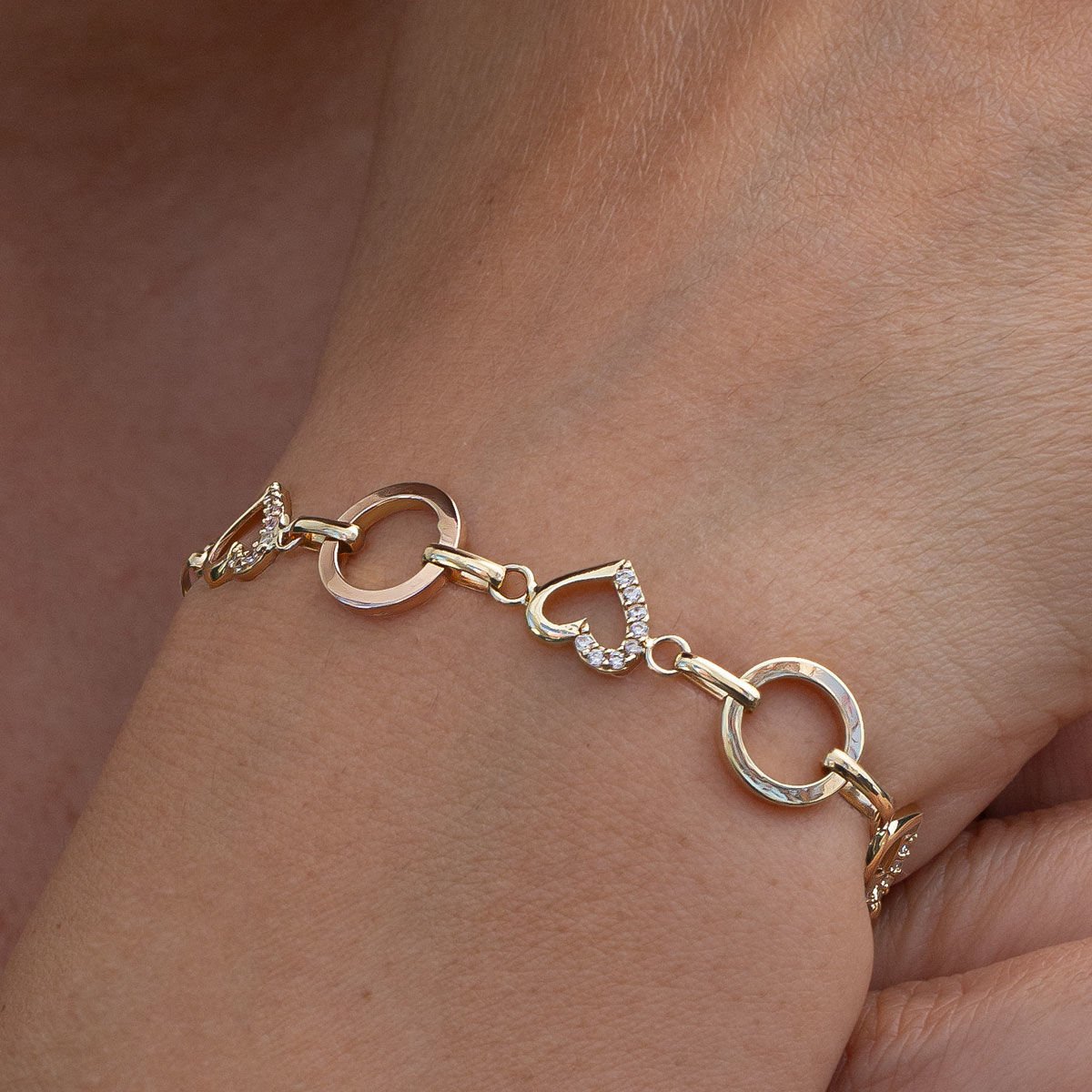 Altın Taşlı Kalp Detaylı Bileklik