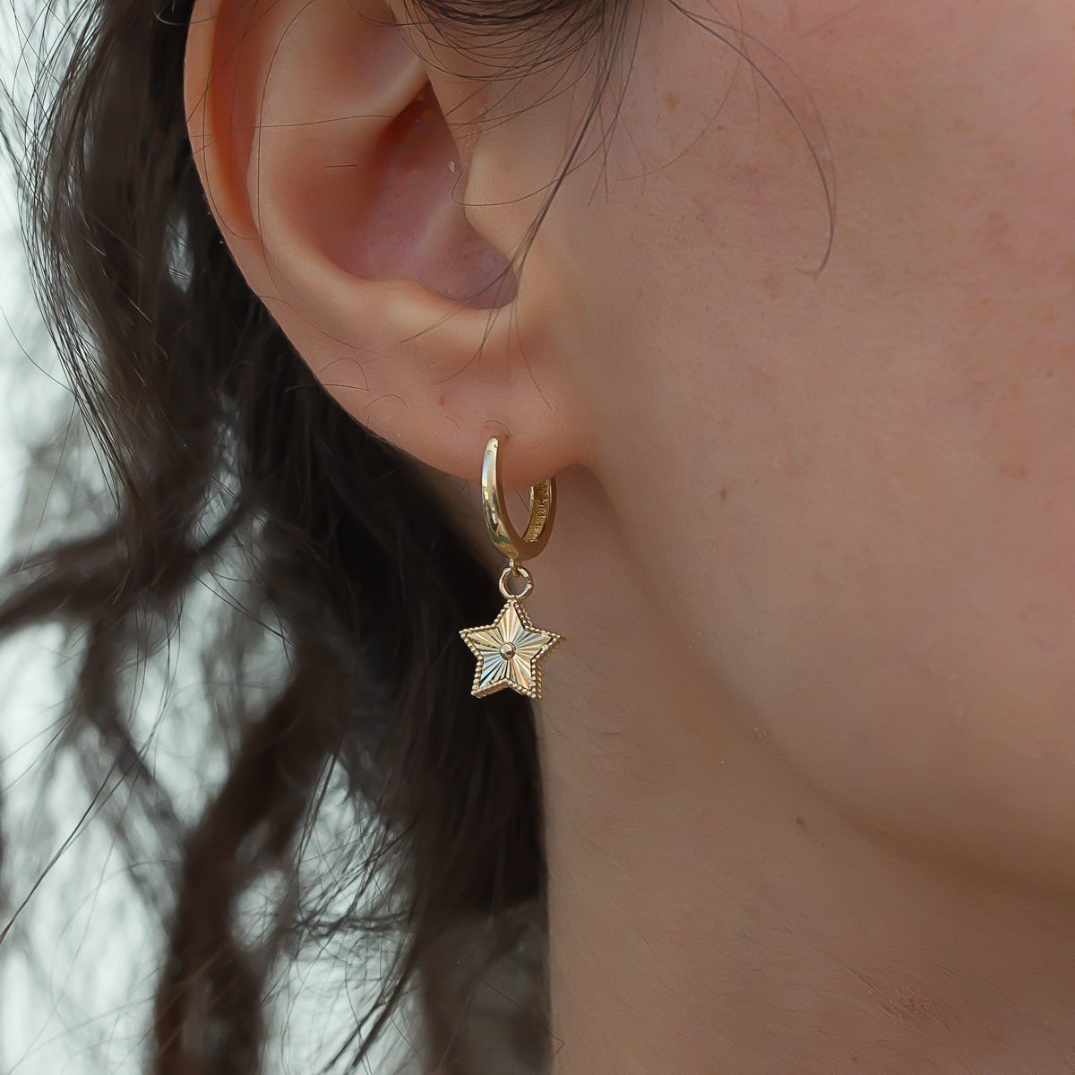 Altın Yıldız Küpe