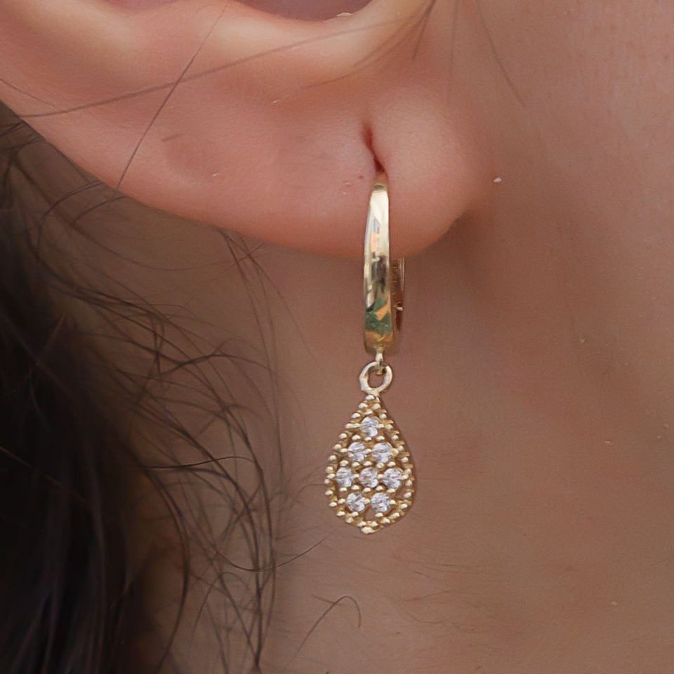 Altın Taşlı Damla Küpe